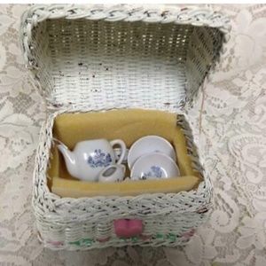 Vintage, Japan, Blue Willow, 8pc Child’s Tea Set -  White Wicker Hope Chest